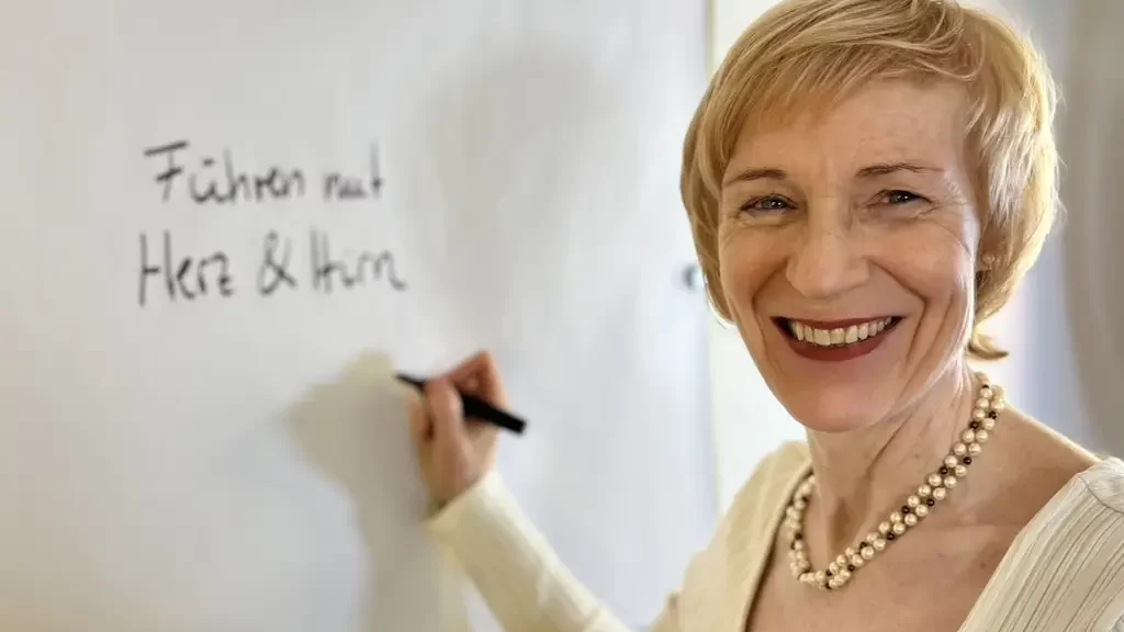 Frau am Whiteboard